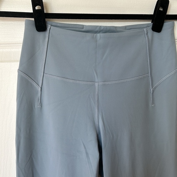 NWT Lululemon Super High Rise Split Hem Groove Pants - Chambray - Size 6 - Picture 4 of 8